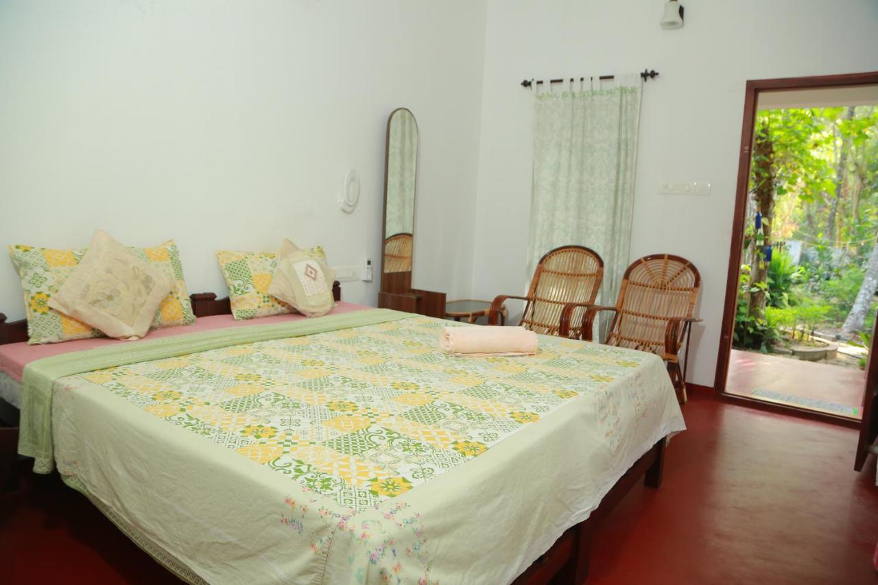 Marari Charlys Homestay Alappuzha Esterno foto